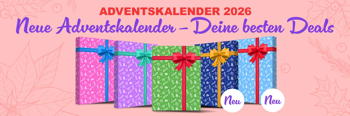 Ein Geschenk in brandnooz grün mit weihnachtlichen Motiven verspricht: "Adventskalender 2026 Vor Vor Vorfreu-Deal zum besten Preis"